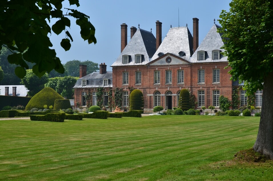 MESNIL GEOFFROY château de face