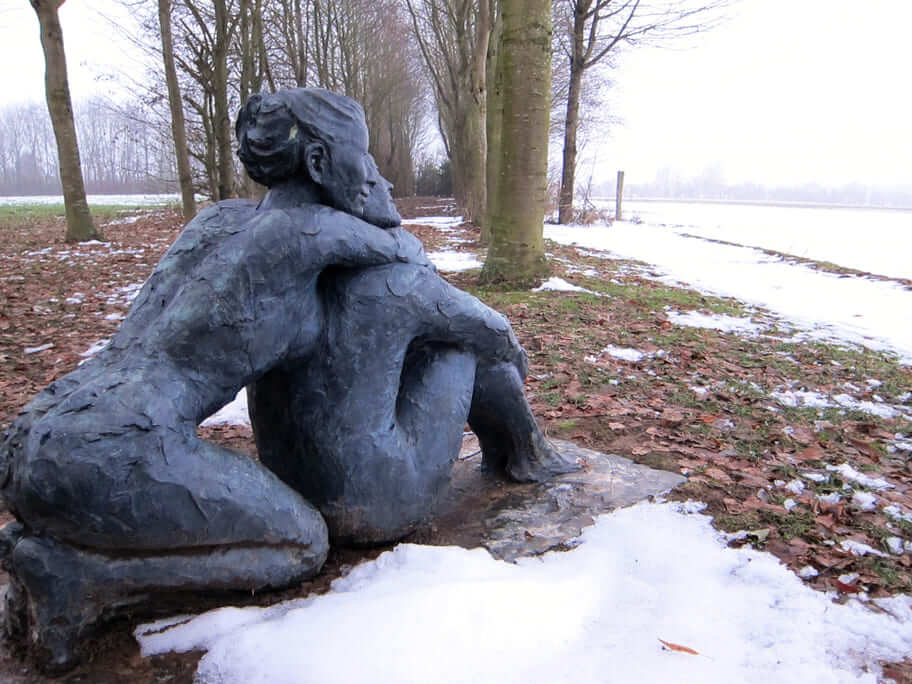 Le couple assis - jardin des sculptures de Bois Guilbert
